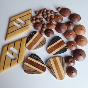 Lot Of 40 Wooden Beads Jewelry Making 4 Guitar Pick Shaped